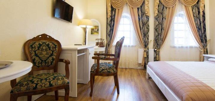 Hotel Fortetsya Hetmana Hatne Buitenkant foto