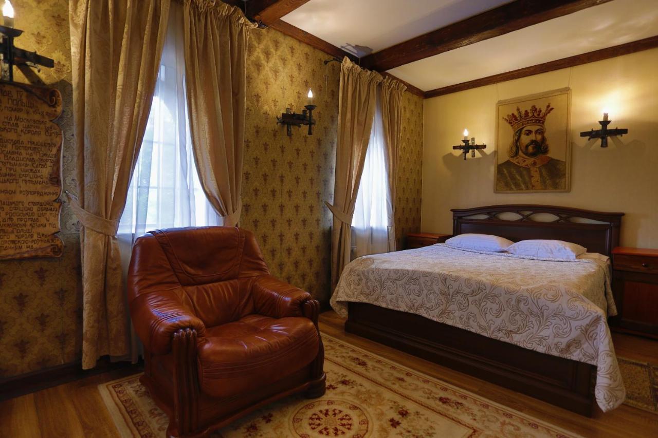 Hotel Fortetsya Hetmana Hatne Buitenkant foto