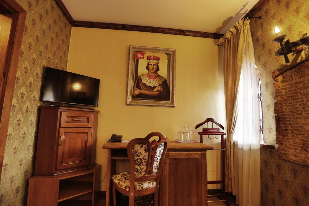 Hotel Fortetsya Hetmana Hatne Buitenkant foto