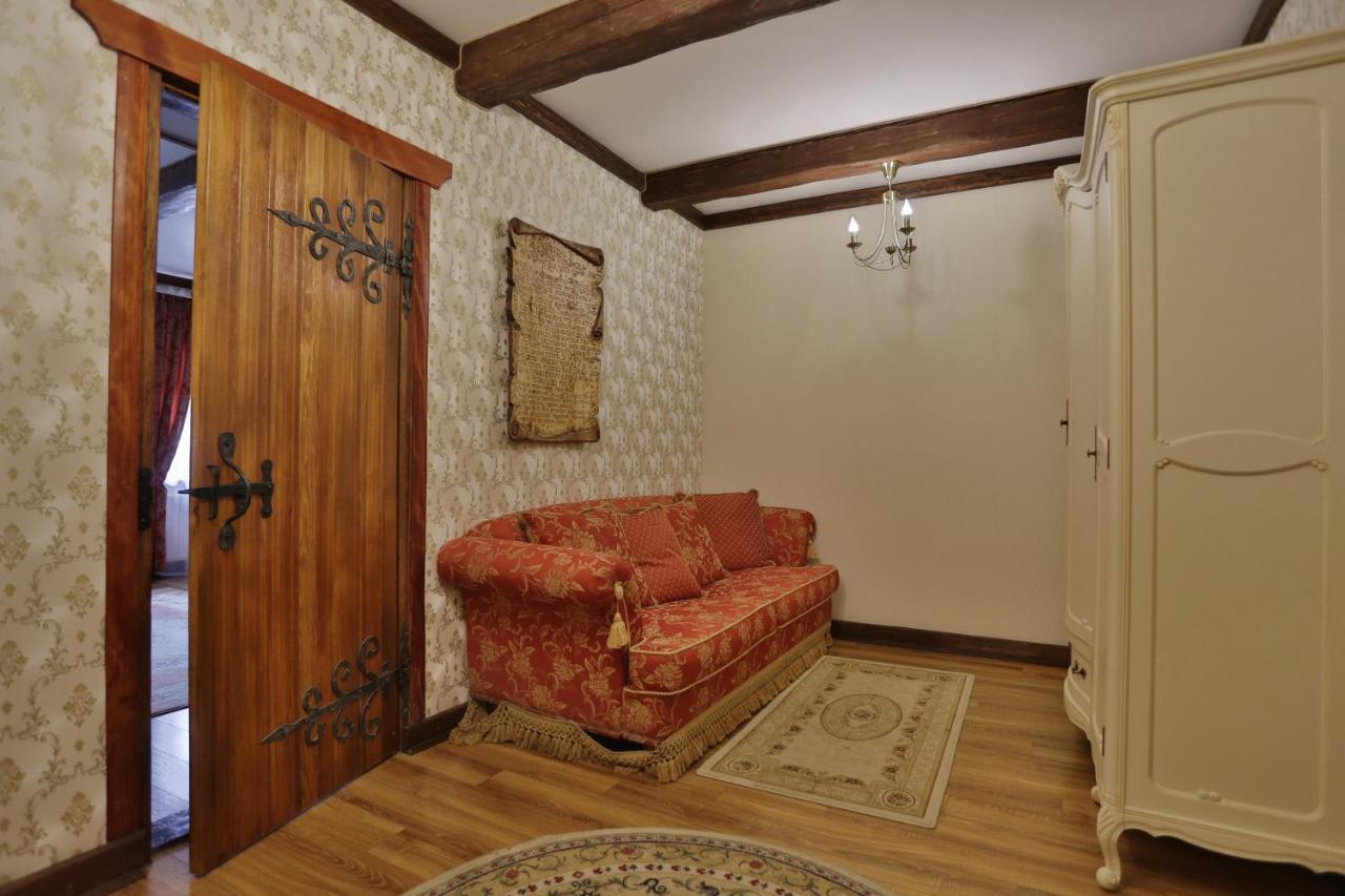 Hotel Fortetsya Hetmana Hatne Buitenkant foto